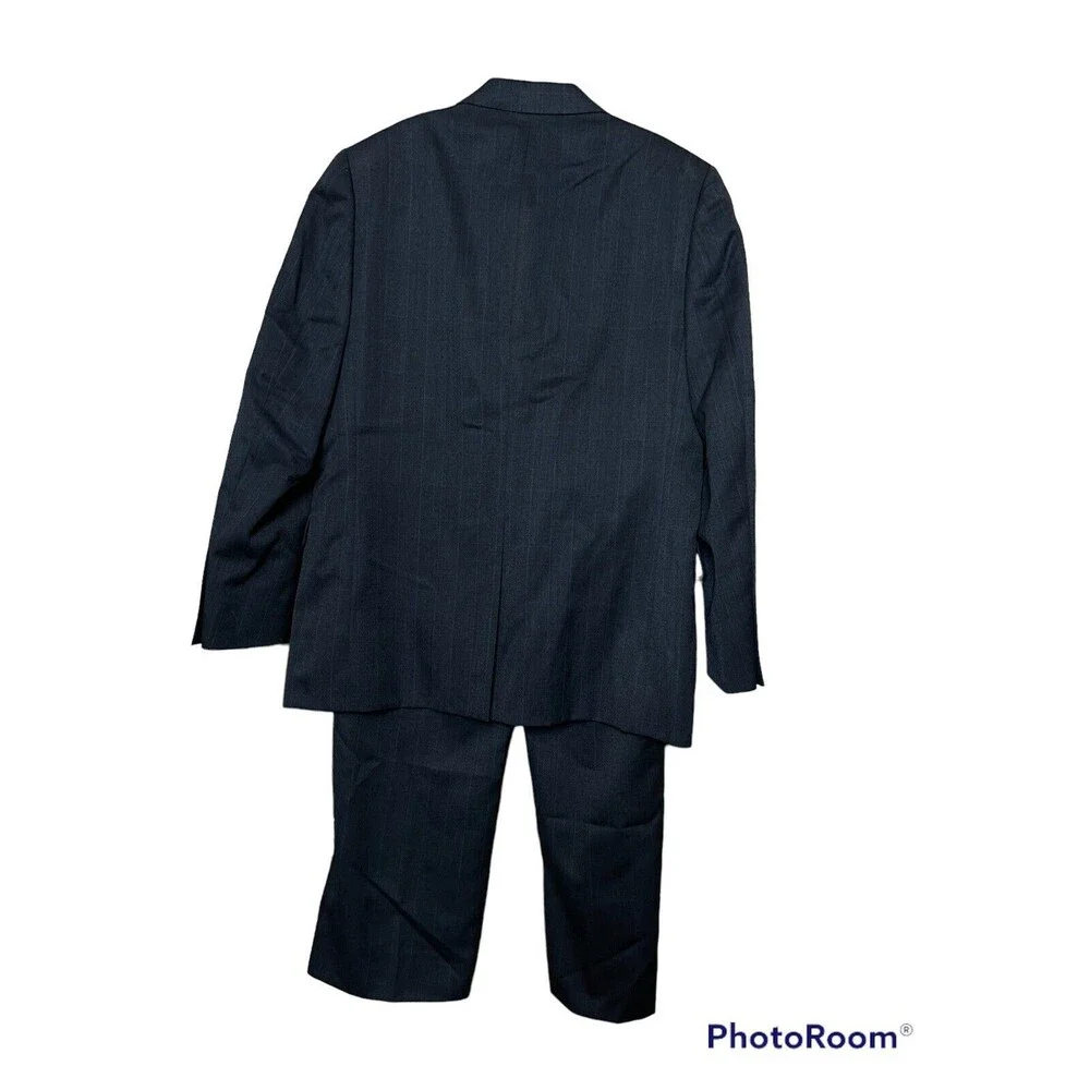 Vintage Tailored Elegance by Victors Washington Mall Suit 43R Mens Pin Striped‎